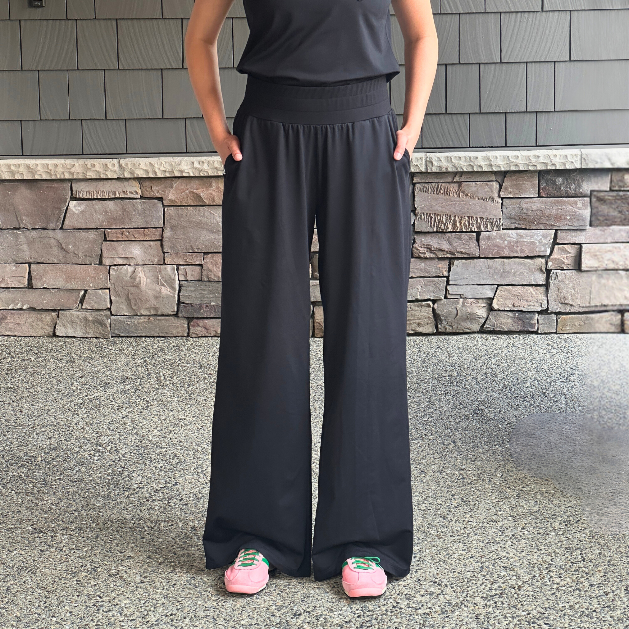 ‘Effortless’ Lightweight Wide Leg Pant · Black