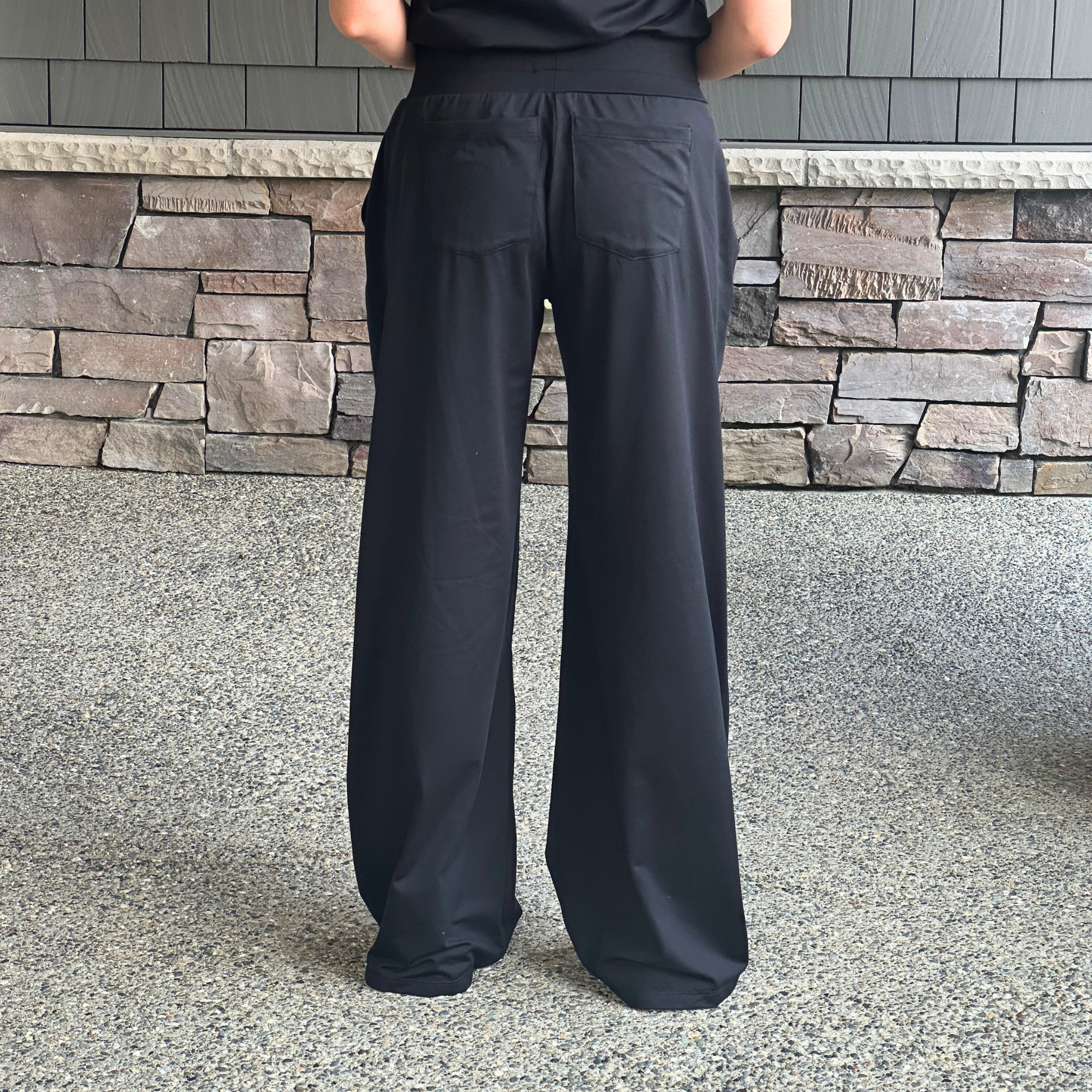 ‘Effortless’ Lightweight Wide Leg Pant · Black