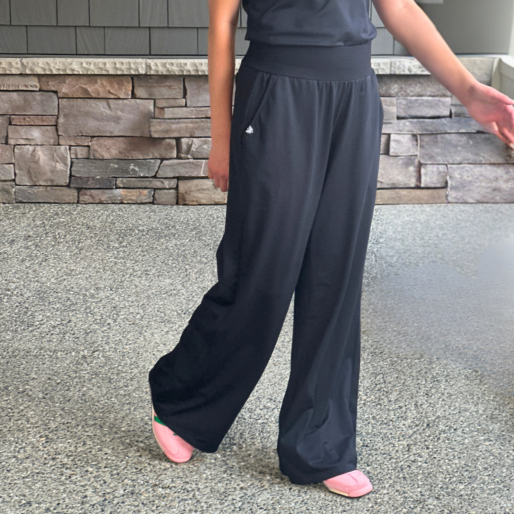 ‘Effortless’ Lightweight Wide Leg Pant · Black