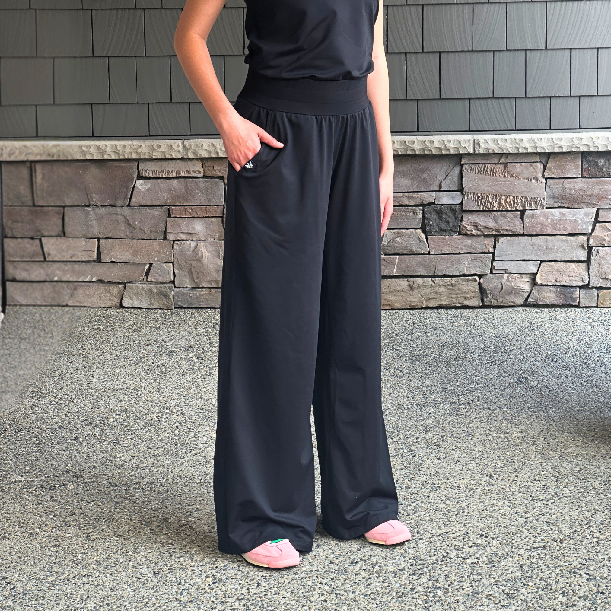 ‘Effortless’ Lightweight Wide Leg Pant · Black