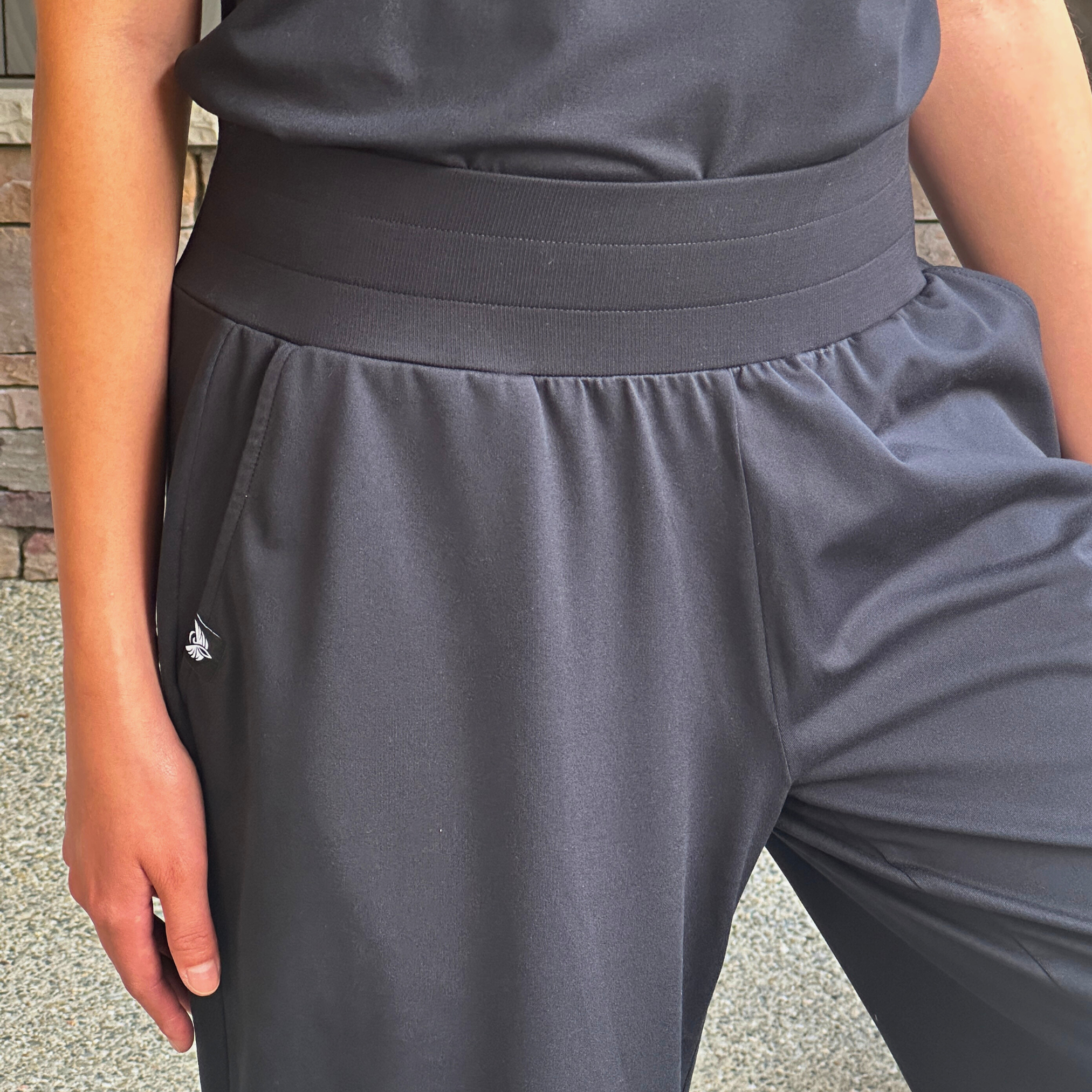 ‘Effortless’ Lightweight Wide Leg Pant · Black